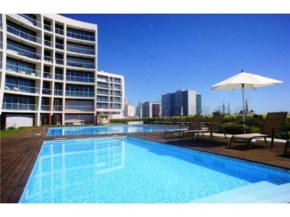 Гостиница Charming Apartment with Terrace and Pool in Lisbon  Лиссабон
